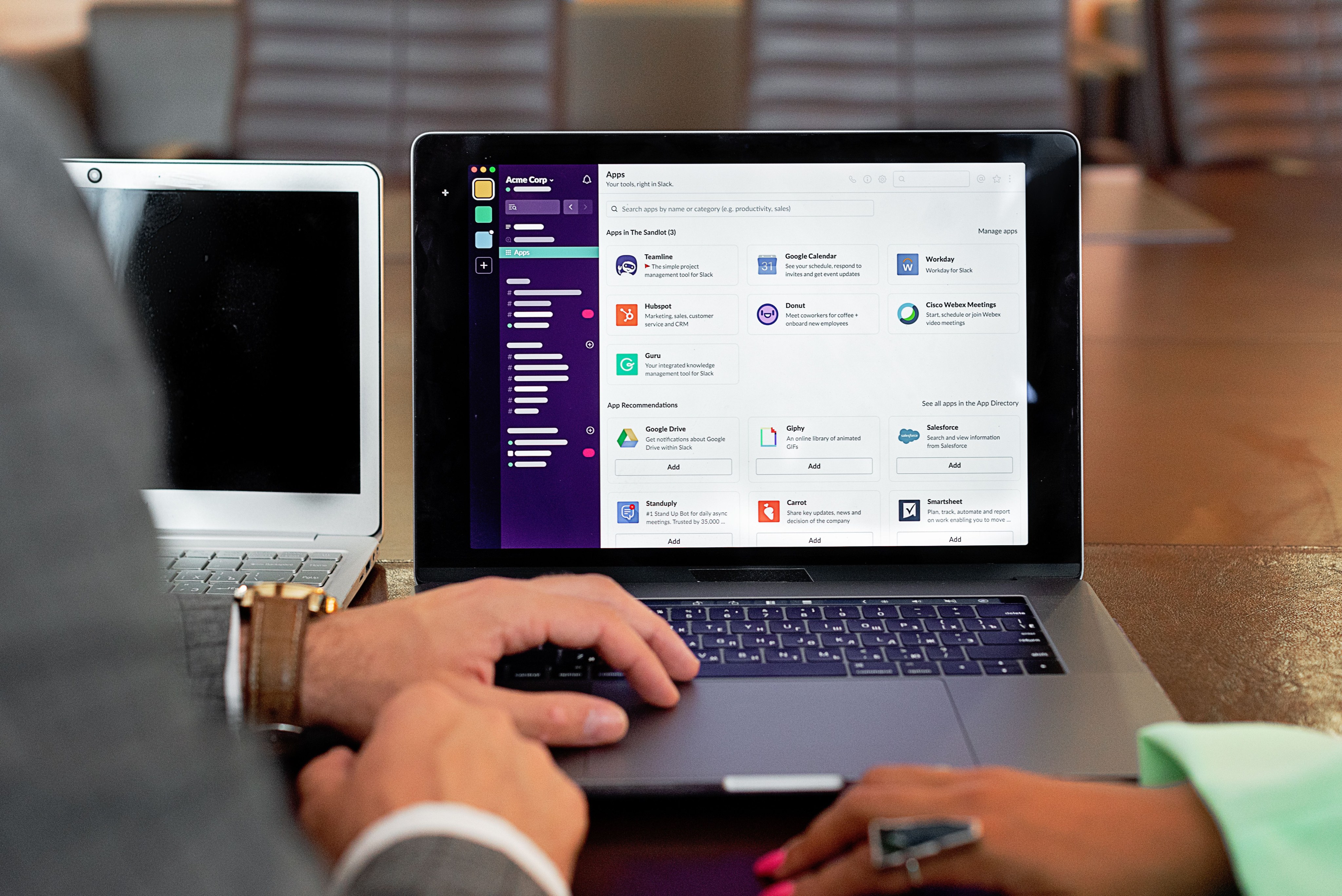 Como as plataformas SaaS B2B transformam as empresas?